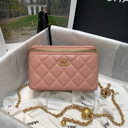  Handbag   Chanel  81138  size  16 9.5 8 cm