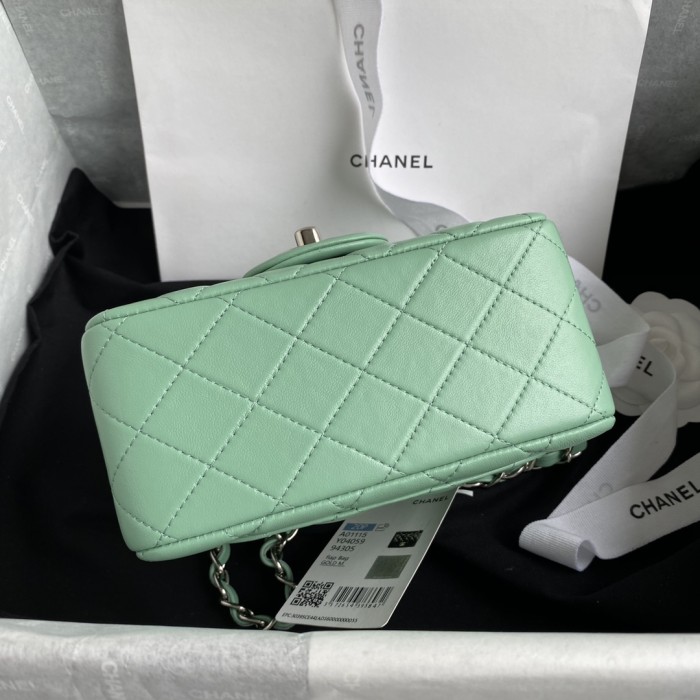  Handbag  Chanel  size 17 cm