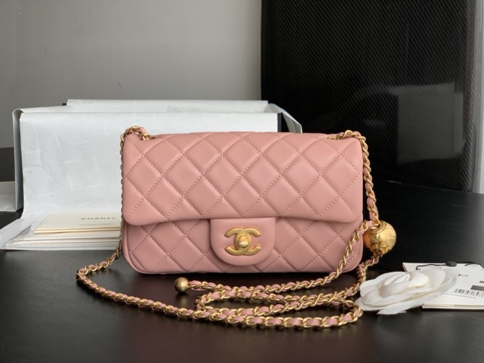 Handbag  Chanel  size  20 cm