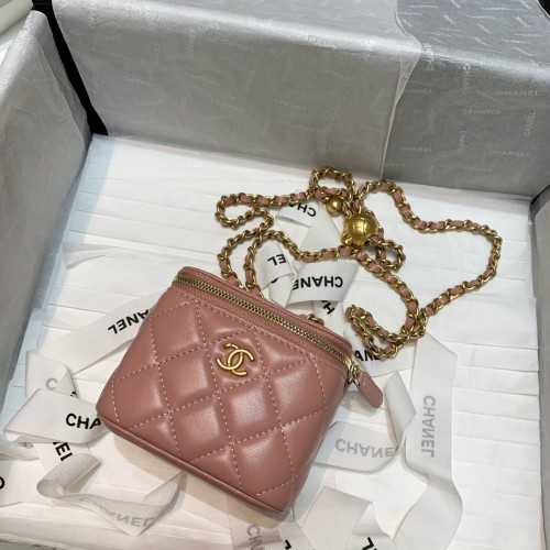  Handbag  Chanel  81136  size 10.5 8.5 7 cm
