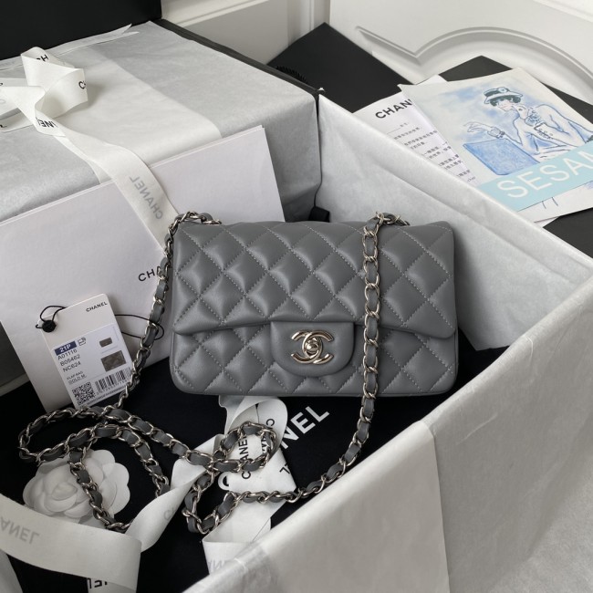  Handbag  Chanel  size 20 cm