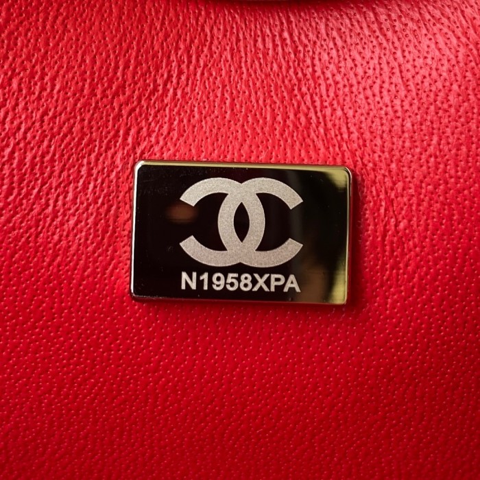  Handbag  Chanel  size  20 cm