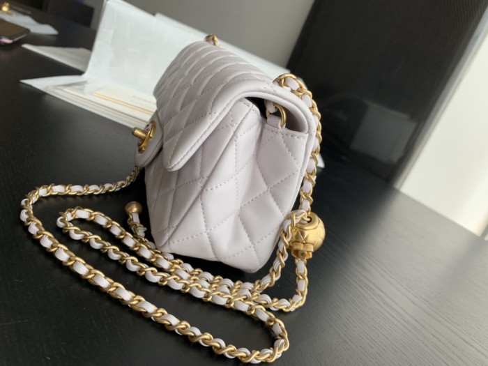  Handbag  Chanel  size  20 cm