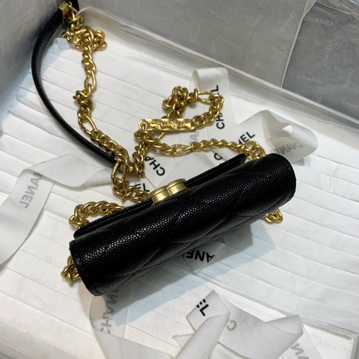  Handbag  Chanel  81156  size 12 9 2.5 cm