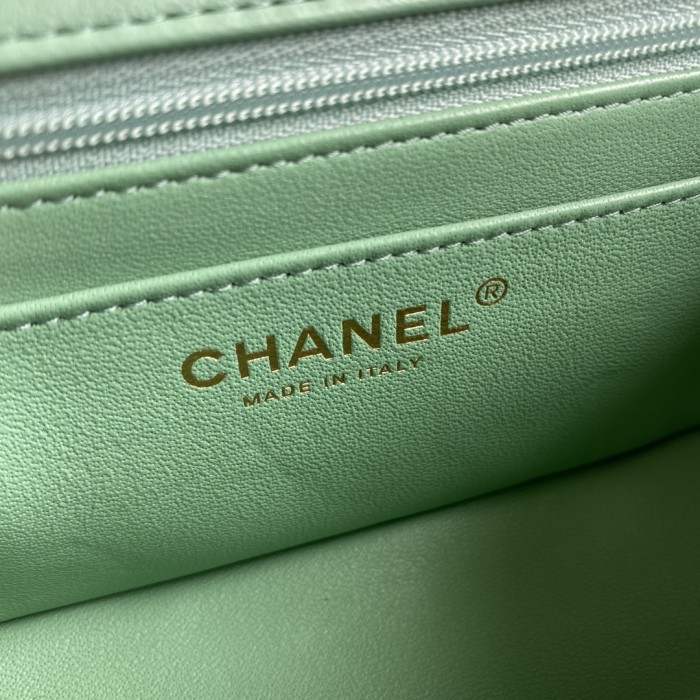  Handbag   Chanel  size 20 cm