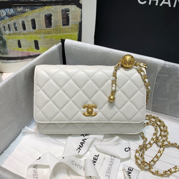 Handbag   Chanel 81133  size  19 cm