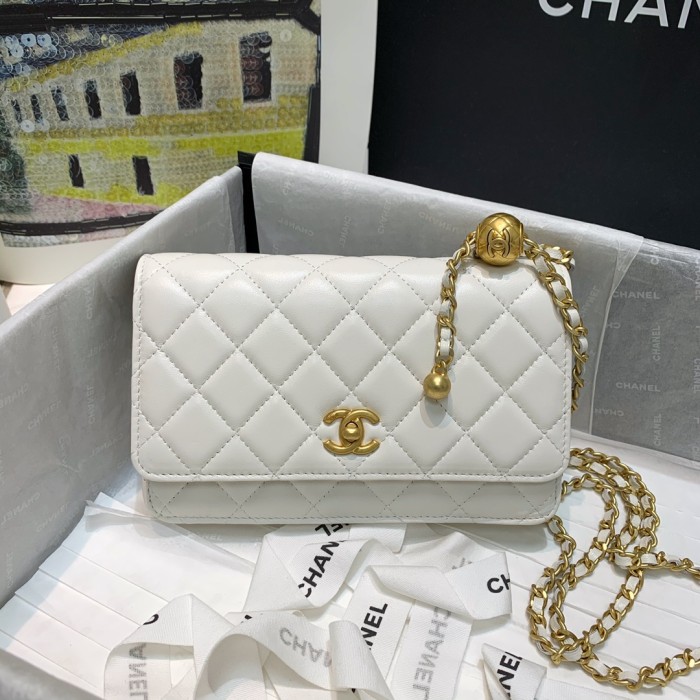 Handbag   Chanel 81133  size  19 cm