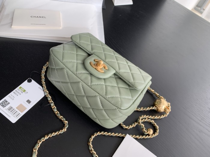  Handbag  Chanel  size  17 cm