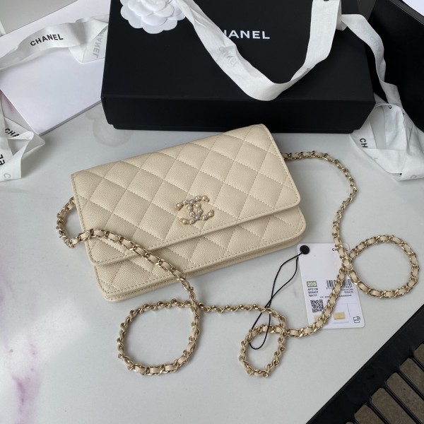  Handbag  Chanel  size 19  cm