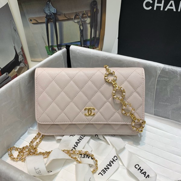  Handbag Chanel  81152 size 19 cm