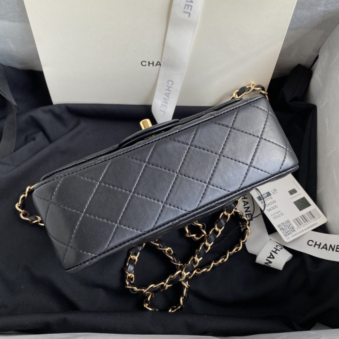  Handbag  Chanel  size  20 cm