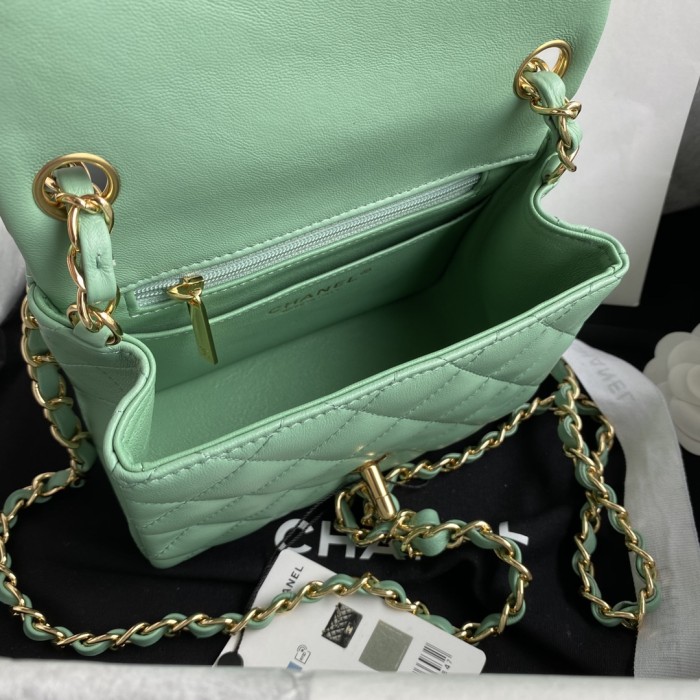  Handbag  Chanel  size  17 cm