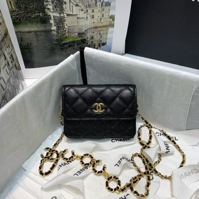 Handbag  Chanel 81139  size  12 8.5 2 cm