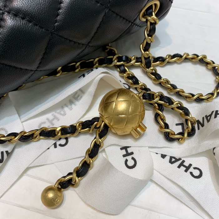 Handbag  Chanel  1786  size  17 cm