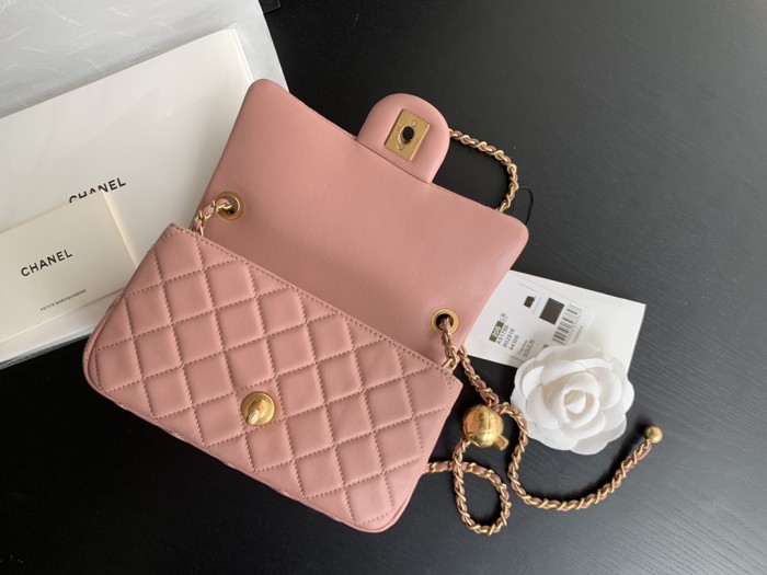  Handbag  Chanel  size  20 cm