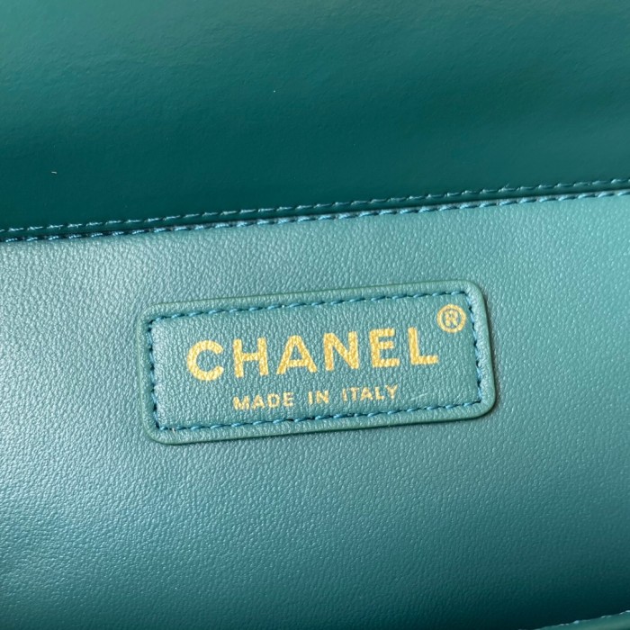  Handbag  Chanel AS2649  size 22×14.5×8 cm