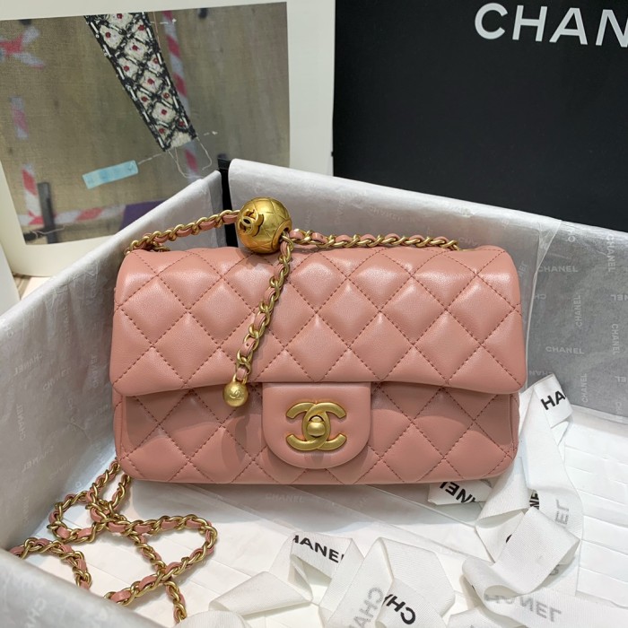 Handbag  Chanel  1787  size 20 cm