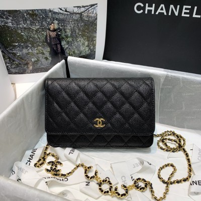  Handbag   Chanel   81152  size  19 cm