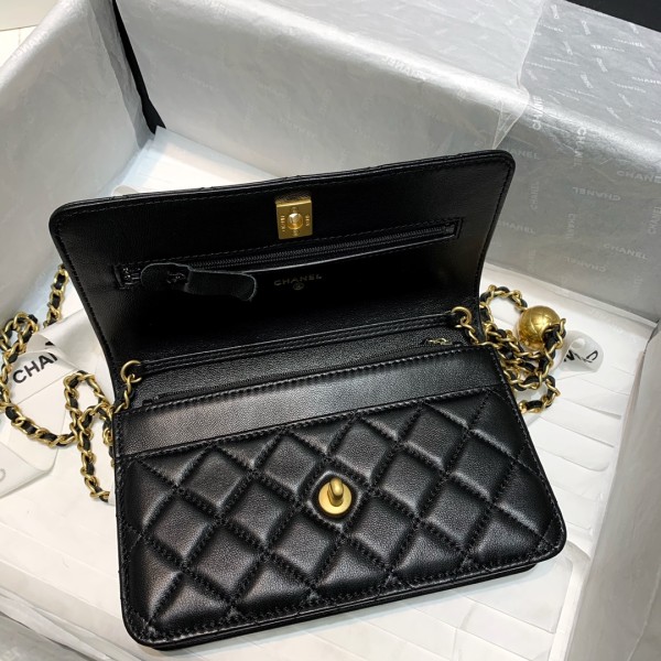 Handbag   Chanel  81133  size 19 cm