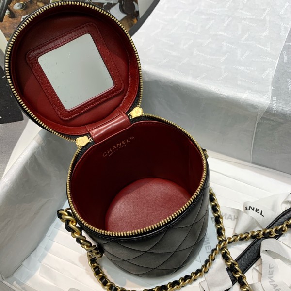  Handbag   Chanel  AS2735 size 17 12 12 cm