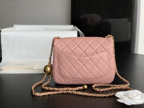  Handbag  Chanel  size  20  cm