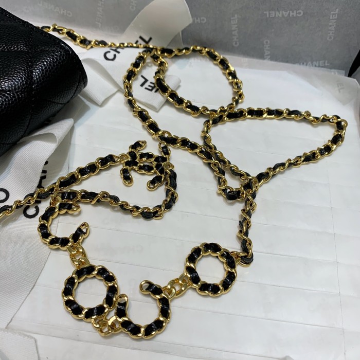 Handbag  Chanel 81139  size  12 8.5 2 cm