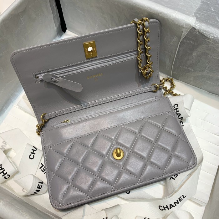  Handbag  Chanel  81133 size 19 cm