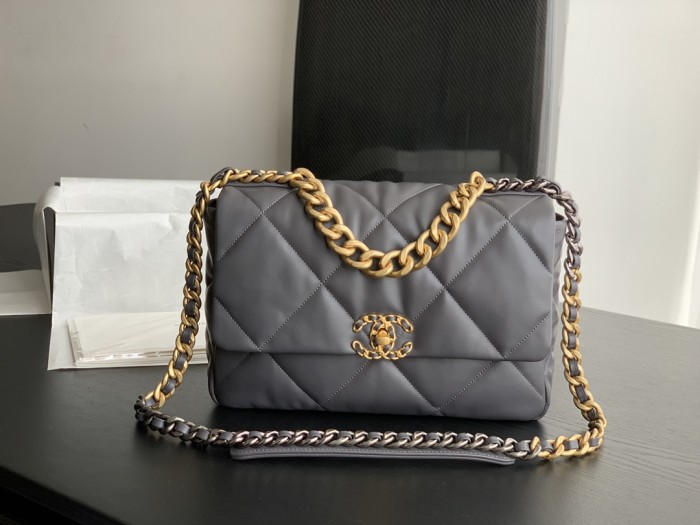  Handbag  Chanel 1161  size 30cmx20cm10 cm 