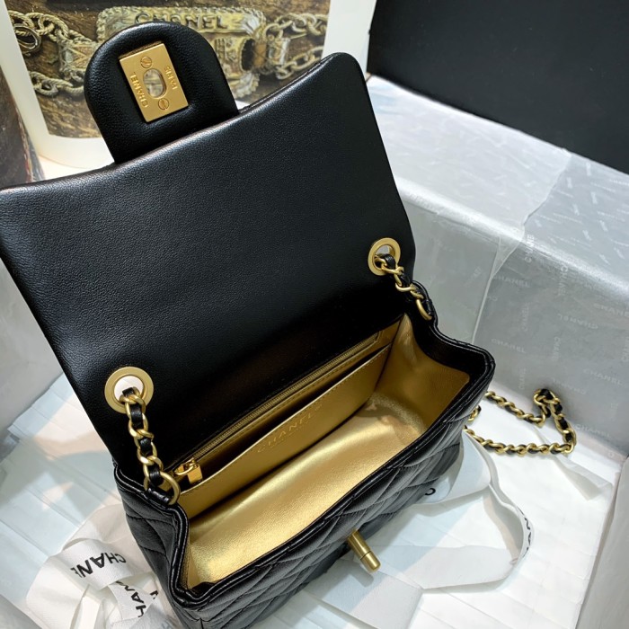 Handbag  Chanel  1786  size  17 cm