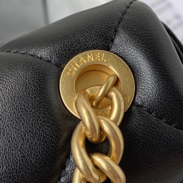  Handbag  Chanel  AS2734  size  14X19X4 Cm