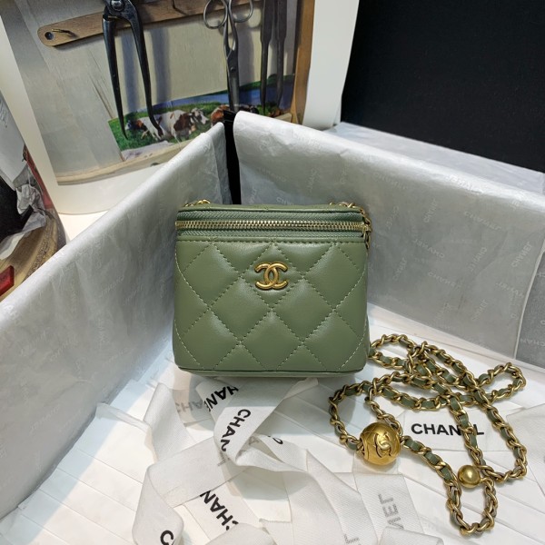 Handbag  Chanel  81136  size  10.5 8.5 7 cm