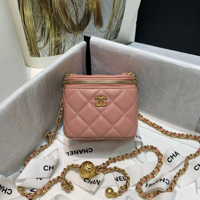  Handbag  Chanel  81136  size 10.5 8.5 7 cm