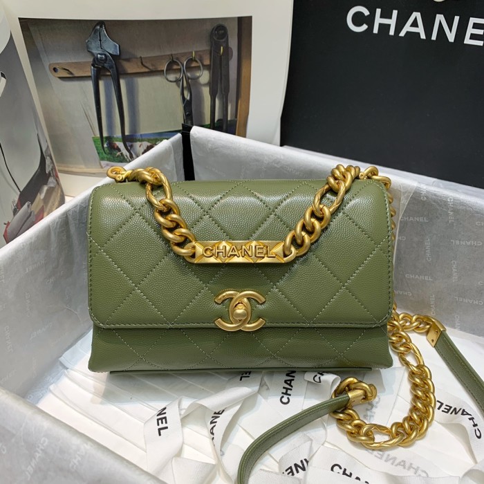  Handbag  Chanel AS2711 size  20 14 7 cm