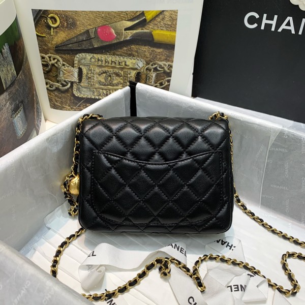 Handbag  Chanel  1786  size  17 cm