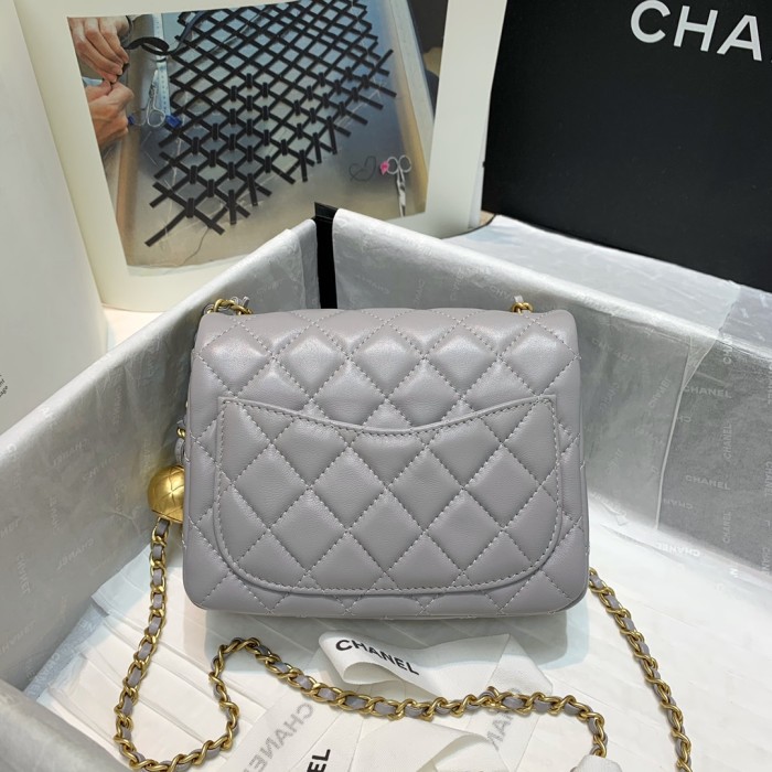 Handbag  Chanel 1786  size  17 cm