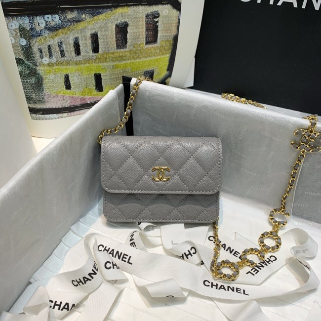  Handbag  Chanel  81139  size  12 8.5 2 cm
