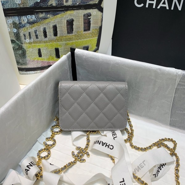  Handbag  Chanel  81139  size  12 8.5 2 cm