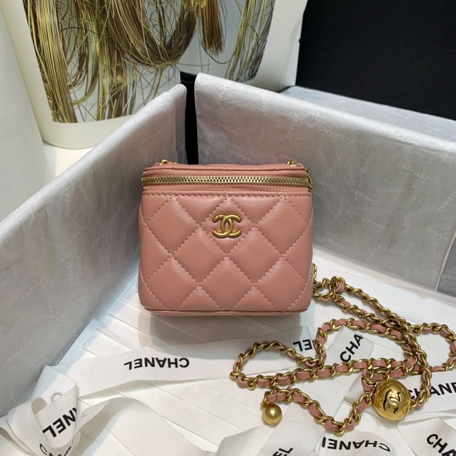  Handbag  Chanel  81136  size 10.5 8.5 7 cm