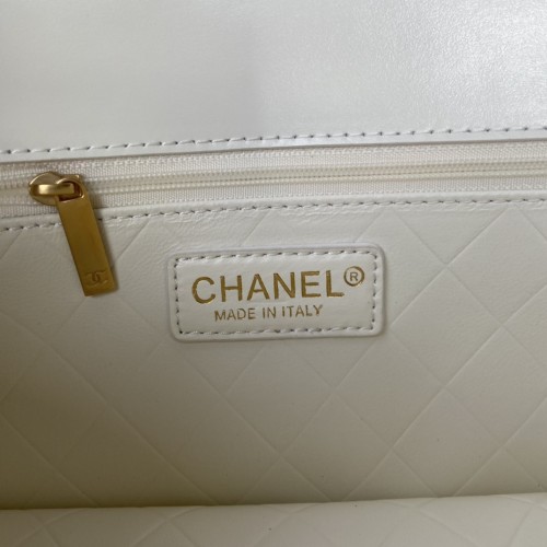 Handbag  Chanel   AS2715  size  23  cm 
