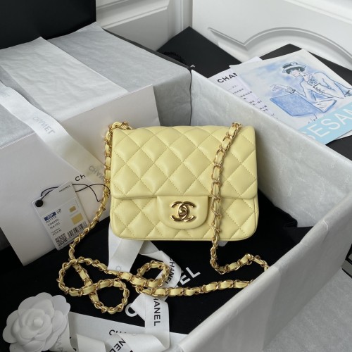 Handbag  Chanel  size 17  cm