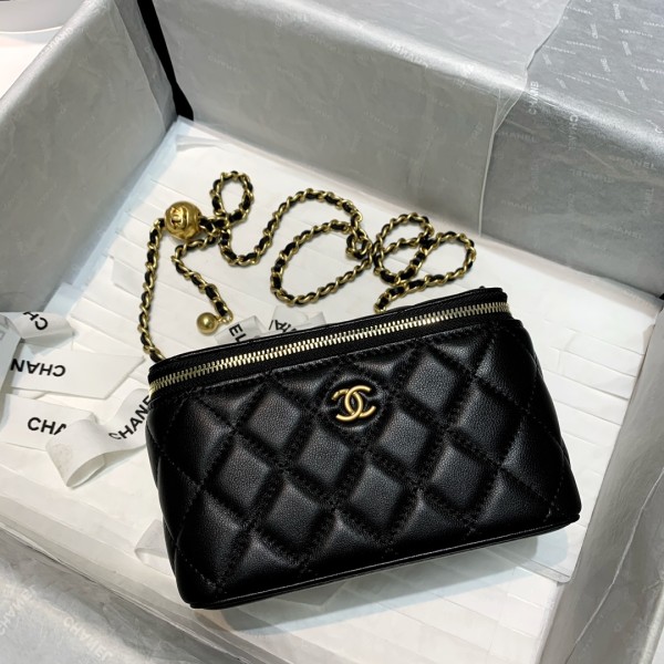  Handbag  Chanel  81138 size  16 9.5 8 cm