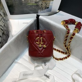  Handbag Chanel 82330  size  10 9 9 cm