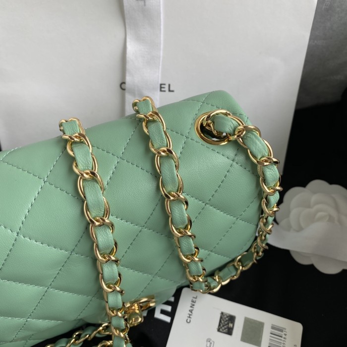  Handbag  Chanel  size  17 cm