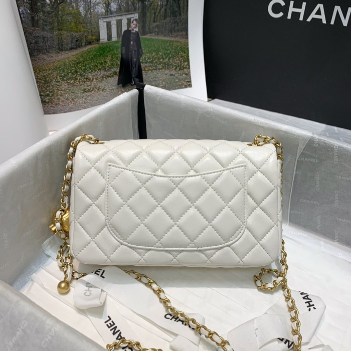  Handbag  Chanel 1787 size 20 cm