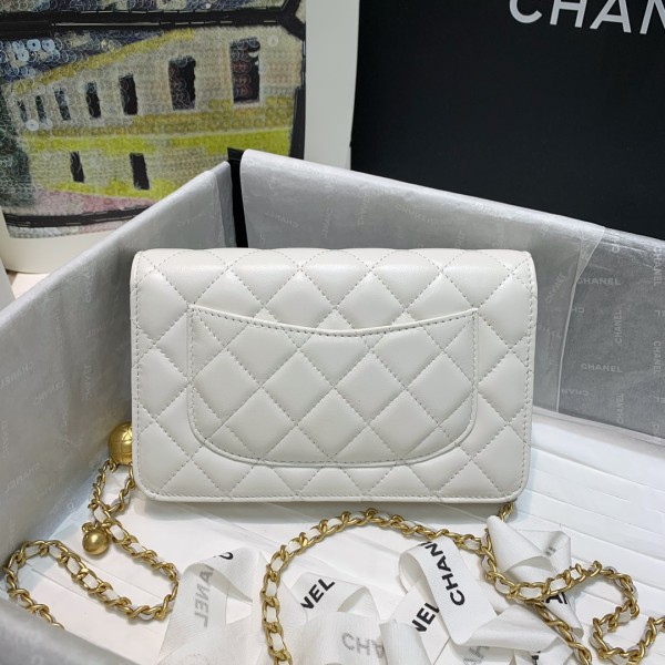 Handbag   Chanel 81133  size  19 cm
