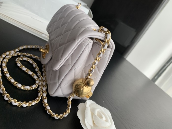  Handbag  Chanel  size 20 cm 