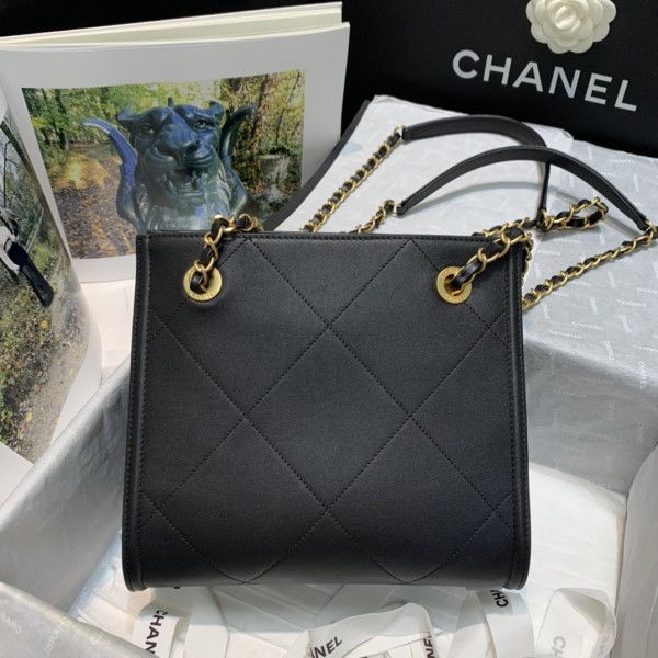  Handbag  Chanel AS2750  size  23 21 11 cm