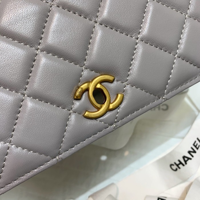  Handbag  Chanel  81133 size 19 cm