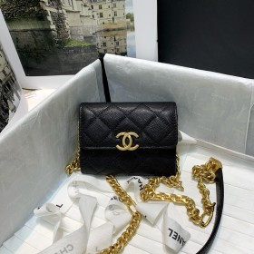  Handbag  Chanel  81156  size 12 9 2.5 cm
