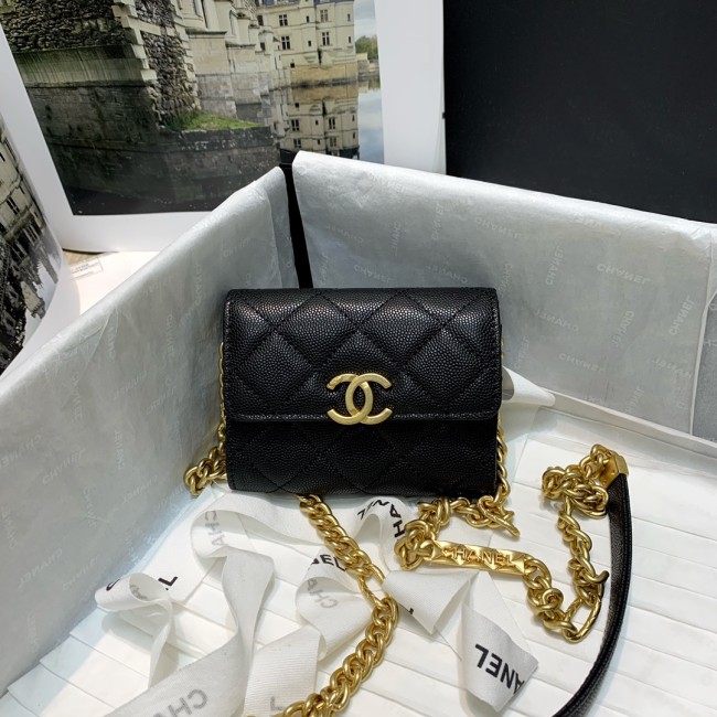  Handbag  Chanel  81156  size 12 9 2.5 cm